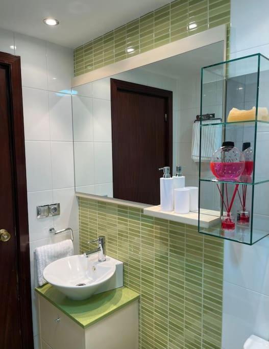 Apartamento Con Vistas Al Pilar Con Aparcamiento Privado Zaragoza Eksteriør bilde